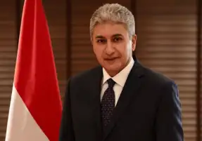 وزير السياحة والآثار يجري جولة للتعرف على الموظفين والعاملين بالإدارات المختلفة والهيئات التابعة للوزارة