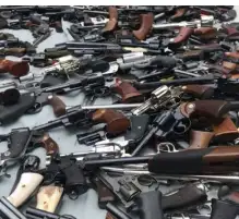 الداخلية: ضبط عصابة وضبط 153 سلاحا ناريا حكم خلال يوم