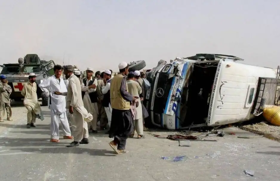 أفغانستان: مقتل 40 جراء أمطار غزيرة.. و17 بانقلاب حافلة