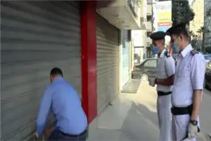 تحرير 173 مخالفة للمحال غير الملتزمة بمواعيد الغلق خلال يوم