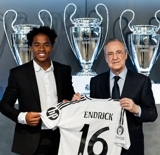 ريال مدريد يقدم صفقته البرازيلية إندريك للجماهير