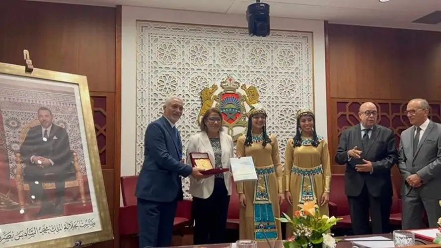 طالبة مصرية تلقي رسالة السلام في البرلمان المغربي ضمن مهرجان دولي