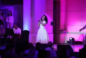 نسمة محجوب تبهر جمهور الأوبرا بأغاني عربية وغربية ساحرة