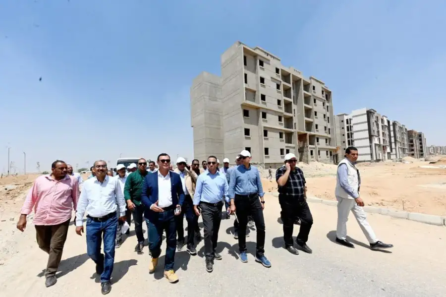 وزير الإسكان يوجه بوضع خطة لإنهاء ملفات تقنين الأراضي المضافة
