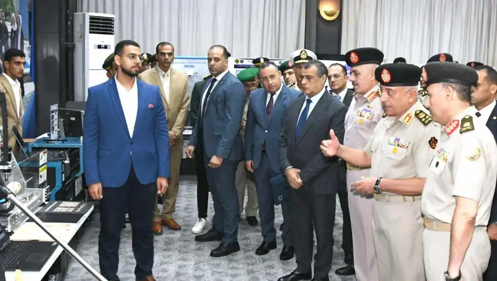 وزير الدفاع يشهد فعاليات اليوم العلمي للكلية الفنية العسكرية