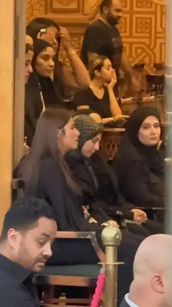 ياسمين عبدالعزيز تقدم واجب العزاء في المنتجين حسام شوقي وفتحي إسماعيل ومحمود كمال وتامر فتحي