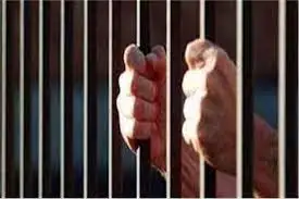 السجن لثلاثة متهمين انتحلوا صفة رجال شرطة وسرقوا طالبا أجنبيا في الزيتون