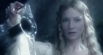 شطيرة مجانية.. كيت بلانشيت تكشف عن أجرها في فيلم The Lord of the Rings