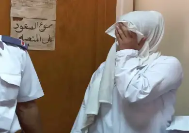 التحقيقات: المتهمة باستقطاب الضحايا لسفاح التجمع استخدمت ابنتها في أعمال الدعارة