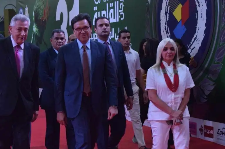 نجوم عرب وأجانب على الريد كاربت بحفل افتتاح مهرجان القاهرة الدولي للمسرح التجريبي