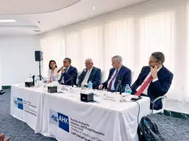 الرئيس التنفيذي للهيئة للاستثمار والمناطق الحرة يلتقي السفير الألماني بالقاهرة لبحث فرص الاستثمار في مصر