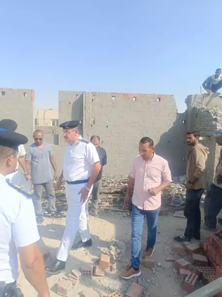 حملات لإزالة الإشغالات والظواهر العشوائية ومخالفات البناء بعدة مناطق بمدينة 6 أكتوبر