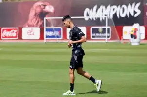 الأهلي يكشف عن تشخيص إصابة أشرف داري