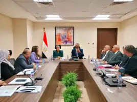 نائبا وزير الإسكان ومحافظ جنوب سيناء يناقشان خطة إعادة تأهيل ورفع كفاءة محطة معالجة الصرف الصحي بمدينة دهب