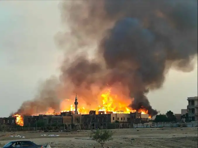 اندلاع حريق هائل بالحي الشعبي في مدينة الإنتاج الإعلامي