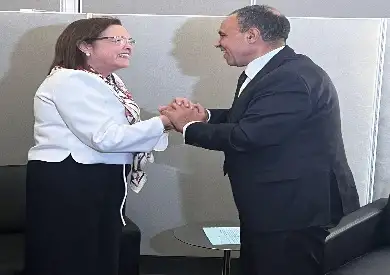 وزير الخارجية يلتقي نظيرته السلفادورية