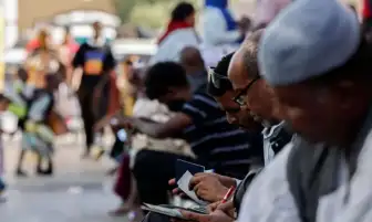 لتقنين أوضاعهم...مصر تتمسك بـ«إيقاف الخدمات» عن الأجانب غير المقيدين رسمياً