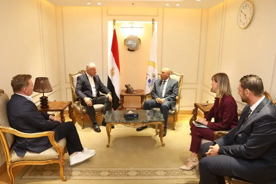 نائب رئيس مجلس الوزراء للتنمية الصناعية وزير الصناعة والنقل يبحث مع ممثلي شركة بادما البولندية خطة إنشاء مجمع صناعي لإنتاج الأثاث