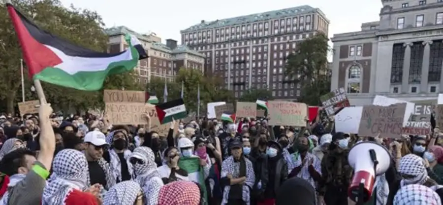 عاجل...طلاب جامعة كولومبيا يشرعون بقراءة أسماء 2360 شهيدا تكريما لشهداء قطاع غزة