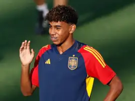 نجم أتلتيكو مدريد يعويض غياب لامين يامار في المنتخب الإسباني