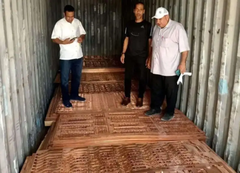 جمارك الصادر بميناء دمياط تضبط محاولة تهريب كمية من خردة النحاس