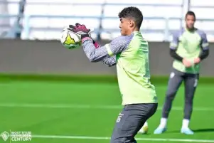 فيسنتي يستعين بتدريبات حديثه وخاصه لثلالثي حراس الزمالك