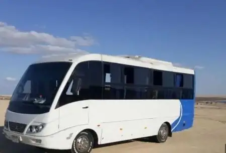القبض على سائق أتوبيس مدرسي يسير عكس الاتجاه بالقاهرة الجديدة