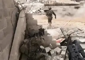 عاجل...كان يرتدي سترة قتالية ويحمل مسدسا.. كاميرا جندي إسرائيلي توثق المعركة الأخيرة قبل اغتيال يحيى السنوار
