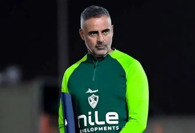 البرتغالي يعقد جلسه مع اللاعبين قبل مواجهة الأهلي في نهائي كأس السوبر المصري