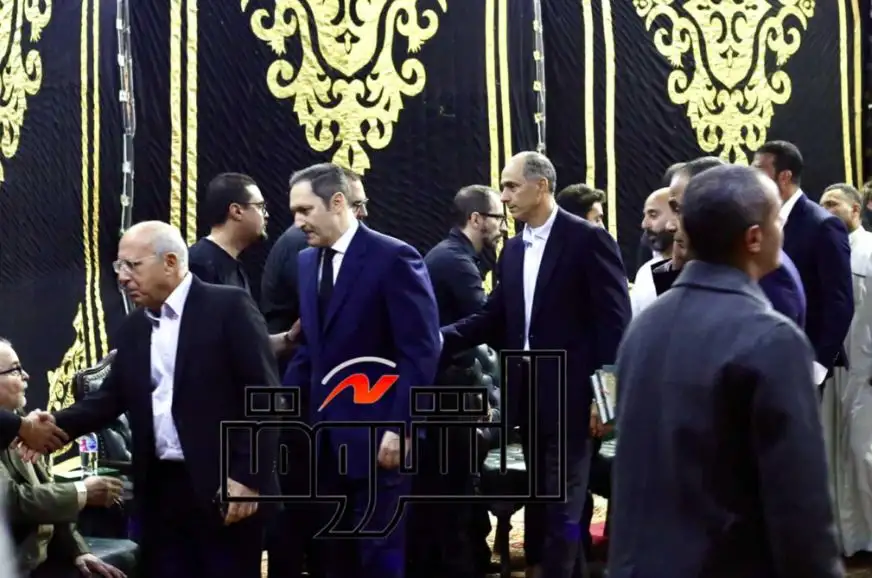 جمال وعلاء مبارك في عزاء الفنان الراحل حسن يوسف
