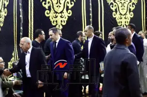 جمال وعلاء مبارك في عزاء الفنان الراحل حسن يوسف