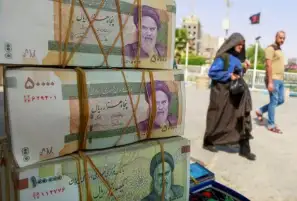 العملة الإيرانية تهوي إلى أدنى مستوى لها على الإطلاق مع اقتراب ترامب من الفوز برئاسة أمريكا مجددا