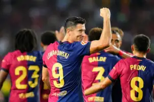 ليفاندوفسكي يقود هجوم برشلونة أمام النجم الأحمر بدوري الأبطال