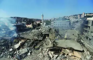 إسرائيل تدمر مبنيين تراثيين في النبطية جنوب لبنان
