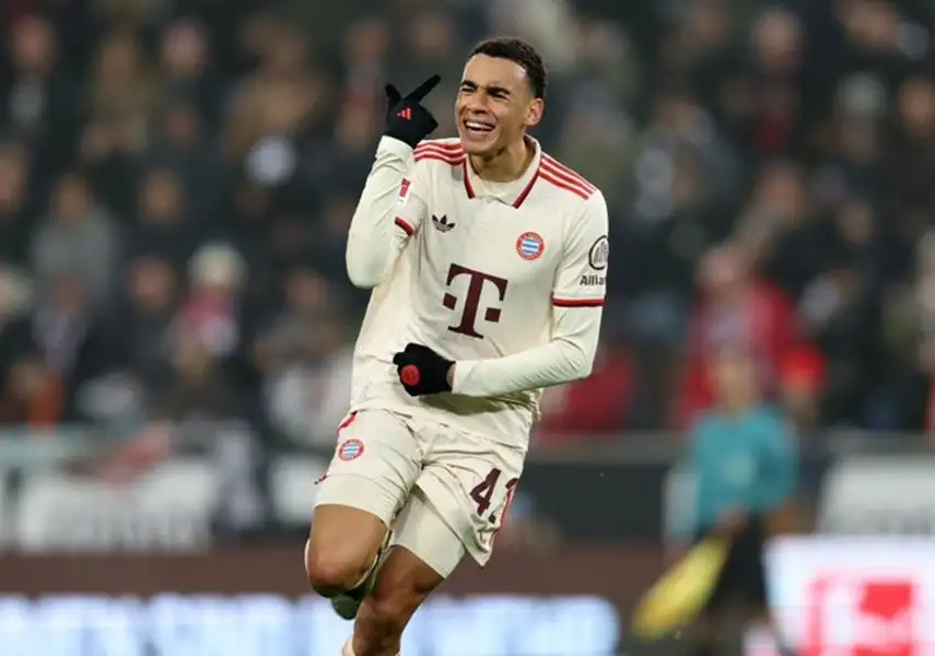 موسيالا يقود بايرن ميونخ للفوز على سانت باولي بالدوري الألماني