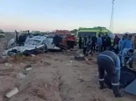تفاصيل حادث تصادم بين ميكروباص وسيارة ملاكي عند مدخل مدينة العياط بالجيزة