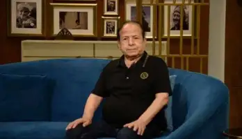 منير مكرم: عادل الفار دراما إنسانية وذكريات لا تُنسى.. سيظل في قلوبنا