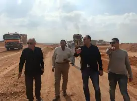 رئيس جهاز الشروق يتابع أعمال مد المرافق وتمهيد الطرق للأراضي بمنطقة الرابية