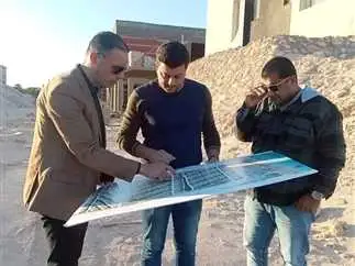 وزير الإسكان يتابع معدلات تنفيذ مشروعات القرى السياحية والساحل الشمالي الغربي