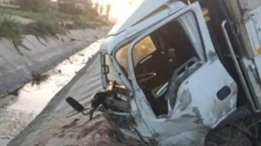 مصرع شخص إثر حادث تصادم سيارتين نقل في الفيوم