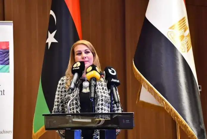 احتفالا بالكريسماس.. بابا نويل البلجيكي يوزع هداياه على الأطفال الأيتام بالغردقة