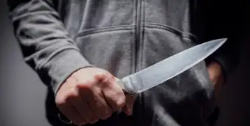 طعنها ثم انتحر.. مقتل سيدة على يد شقيق زوجها وإصابة ابنها في بني سويف