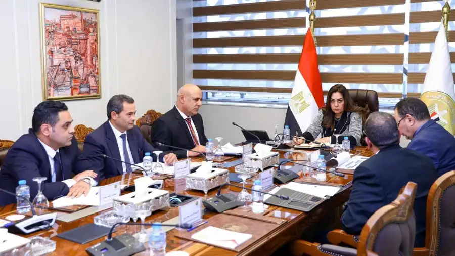 وزيرة التنمية المحلية تتابع مع قطاع المحليات ملفات التصالح على مخالفات البناء
