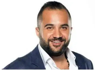 علي الألفي يقدم ألبوم صباح الخير على طريقة الأغاني القصيرة
