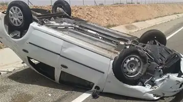مصرع سيدتين وإصابة 3 آخرين في حادث انقلاب سيارة ملاكي بالفيوم