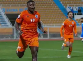 سامسون أكينيولا يُحرج مسؤولي نادي الزمالك