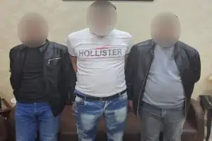ضبط 3 أشخاص بتماثيل مُقلدة للنصب على المواطنين بالقاهرة