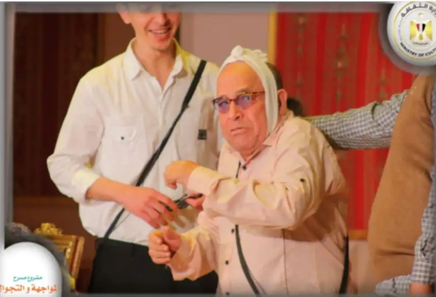 ضمن مشروع مسرح المواجهة والتجوال.. إقبال جماهيري على مسرحية حازم حاسم جدا في أسيوط وقنا