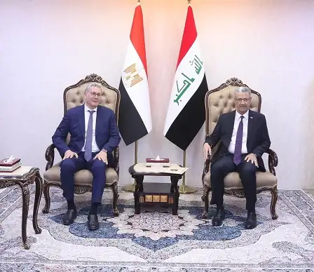 وزير البترول يبحث سبل تعزيز التعاون مع رئيس مجلس الوزراء ووزير النفط العراقي