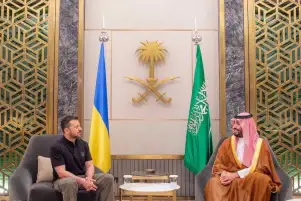 الرئيس زيلينسكي يصل إلى السعودية للقاء ولي العهد